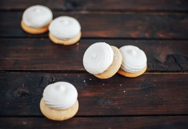 ahşap masa zerhyr çerezleri