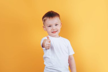 başparmak pes güzel bir çocuk portresi