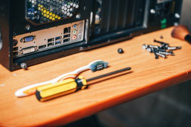 Bir bilgisayarı araçlarla ayrıştırmak