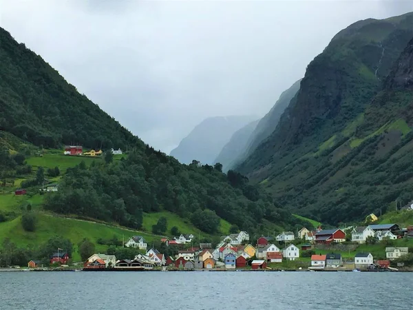 Petit Village Dans Les Montagnes — Photo