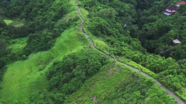 Bali 'de sanatçının yolu