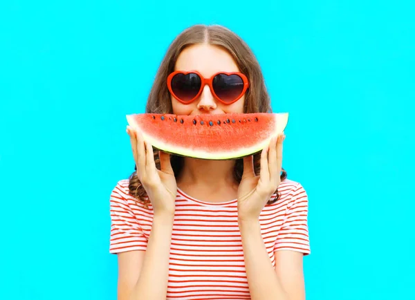 Portrait happy young woman is holding slice of watermelon over c — Stock Photo, Image