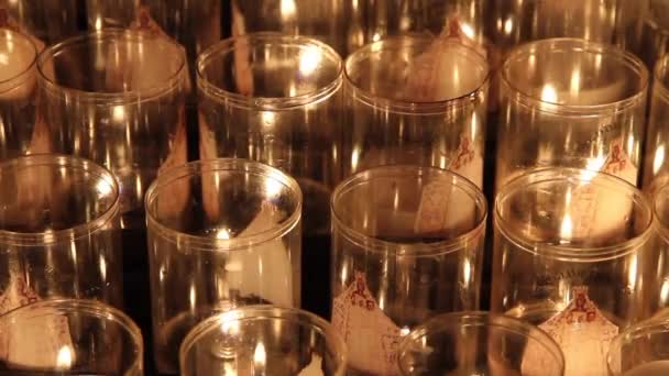 Chartres França Junho 2010 Queimando Velas Catedral Chartres Criando Brilho — Vídeo de Stock