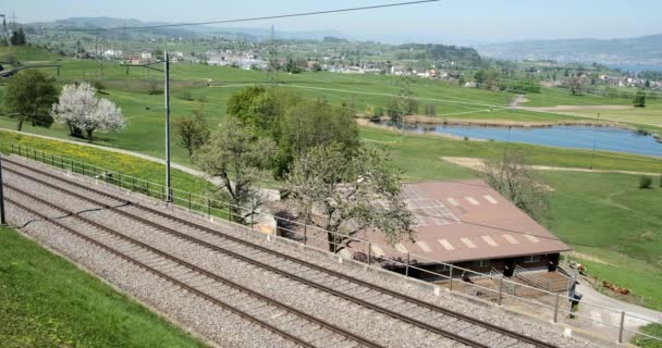 Самстагерн Швейцария Апреля 2020 Года Пассажирский Поезд Маршруту Между Ваденсвилем — стоковое видео