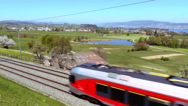 Samstagern Suíça Abril 2020 Trem Passageiros Rota Entre Wadenswil Einsiedeln — Vídeo de Stock