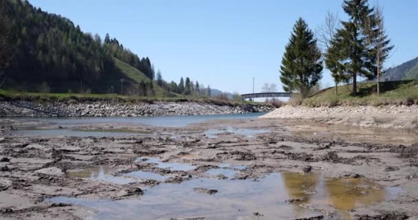 Oberiberg Switzerland April 2020 Minsterflodens Nivå Vid Oberiberg Har Sjunkit — Stockvideo