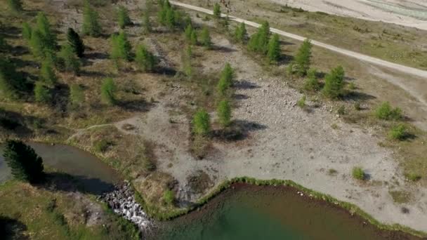 Pontresina Suíça Junho 2015 Belo Mini Lago Com Uma Ilhota — Vídeo de Stock