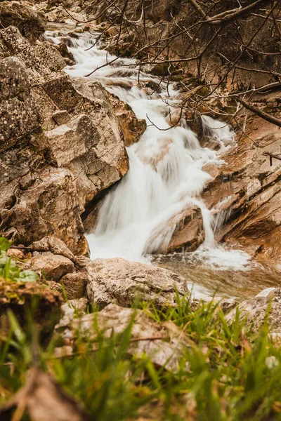 Cazorla Parkındaki Kayaların Arasında Şelale — Stok fotoğraf