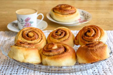 kahve ile rulo tarçın