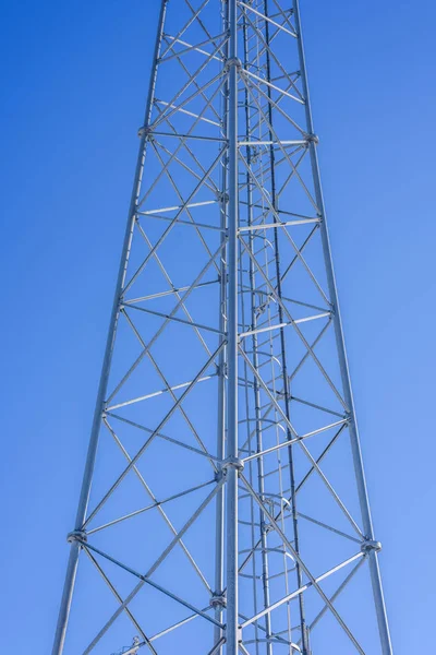 Stalen toren met ladder — Stockfoto