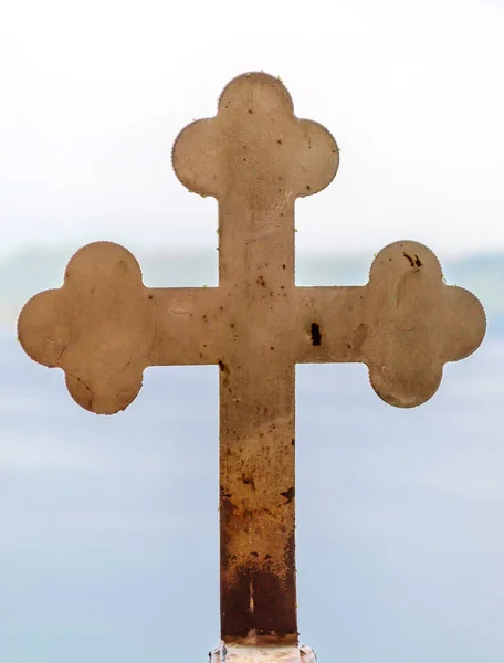 Old isolated cross — Stock Photo, Image