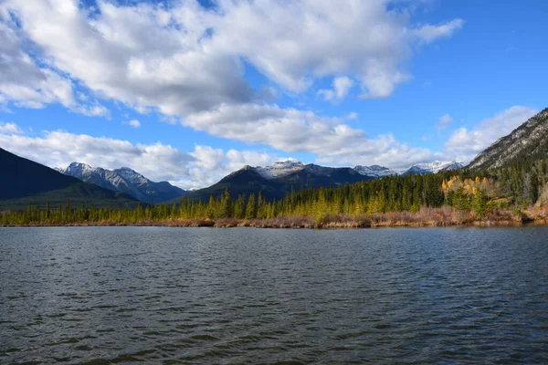 Banff, Jasper ve Lake Louise Kanada 'daki ulusal parklar.