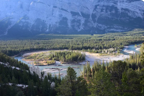 Banff, Jasper ve Lake Louise Kanada 'daki ulusal parklar.
