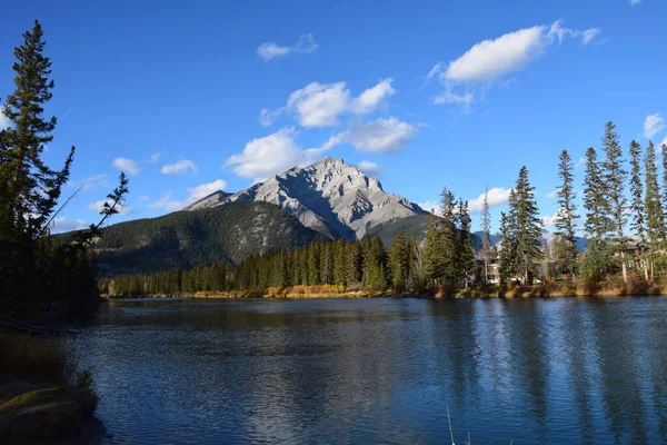 Banff, Jasper ve Lake Louise Kanada 'daki ulusal parklar.