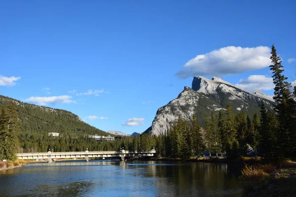 Banff, Jasper ve Lake Louise Kanada 'daki ulusal parklar.