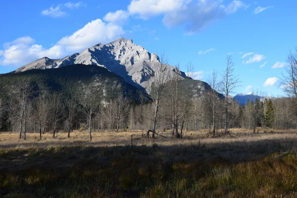 Banff, Jasper ve Lake Louise Kanada 'daki ulusal parklar.