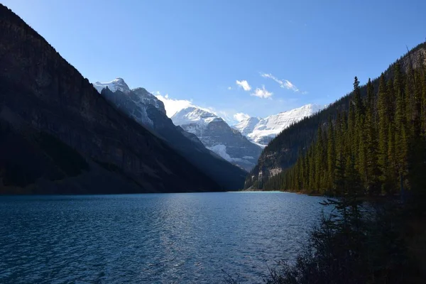 Banff, Jasper ve Lake Louise Kanada 'daki ulusal parklar.