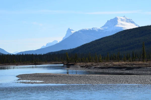 Banff, Jasper ve Lake Louise Kanada 'daki ulusal parklar.