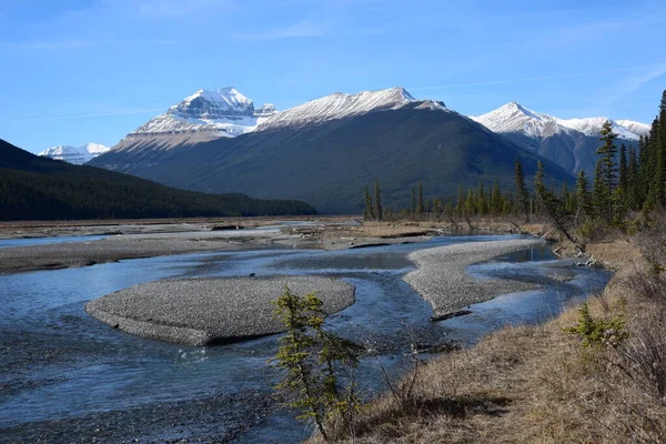 Banff, Jasper ve Lake Louise Kanada 'daki ulusal parklar.