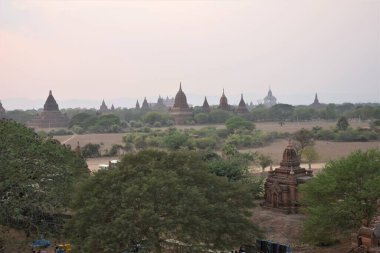 Burma (Myanmar), Eski Bagan tapınakları.