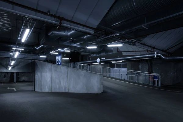 Sci Looking Dark Moody Underground Parking Lot Fluorescent Lights Lot — Stock Photo, Image