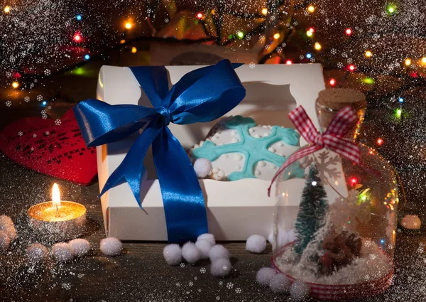 Boże Narodzenie pudełko z ozdób choinkowych — Zdjęcie stockowe