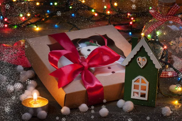 Boże Narodzenie pudełko z ozdób choinkowych — Zdjęcie stockowe