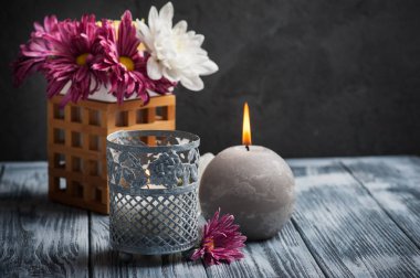 yanan mumlar ile Spa kompozisyon