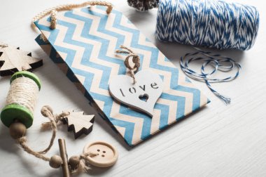 Noel hediyesi kaydırma ve oyuncaklar