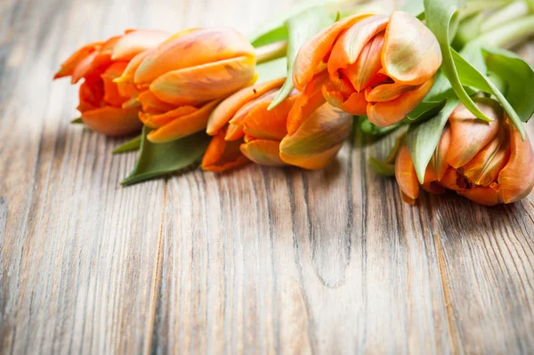 Ramo de tulipanes naranjas —  Fotos de Stock