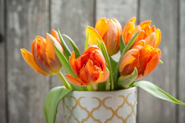 Ramo de tulipanes naranjas —  Fotos de Stock