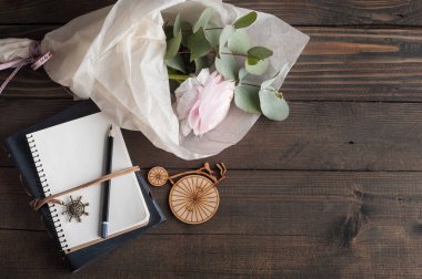 Düğünçiçeği pembe, Not defterini açın, Bisiklet