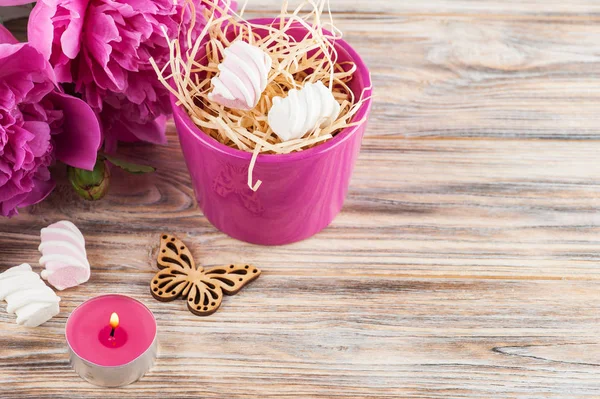 Postal con flores de peonía, dulces — Foto de Stock