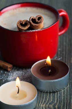 Tarçın ile kahve fincan seramik kırmızı 