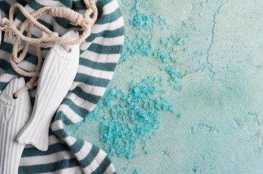 Tuz ve ahşap dekorasyon ile Spa kompozisyon 