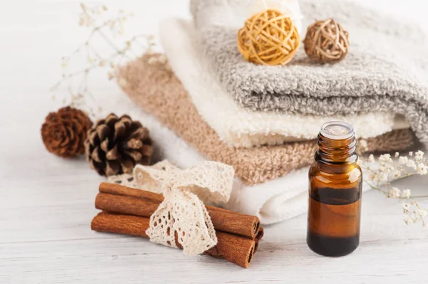 Esans ve havlu Spa kompozisyonu