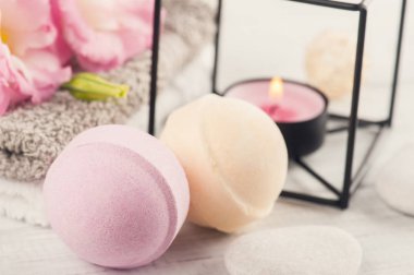 Banyo bombalar ile Spa kompozisyon