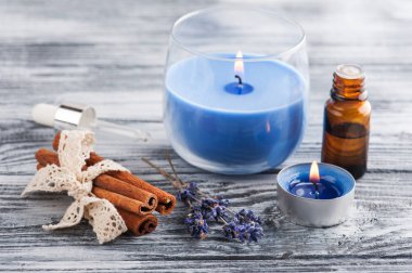 Uçucu yağ, lavanta çiçekleri ile Spa kompozisyon