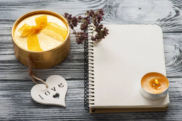 Defter, Kuru çiçek, mum