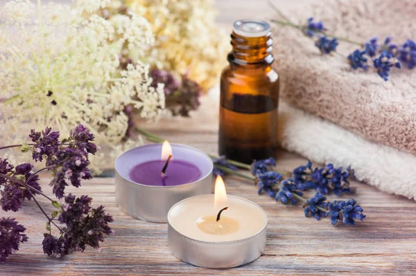 Esans ve havlu Spa kompozisyonu