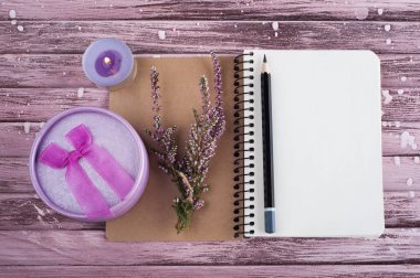 Defter, heather çiçek, mum