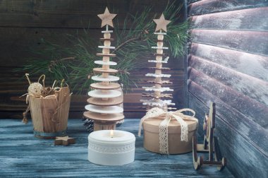 İskandinav tarzı ahşap Noel ağacı