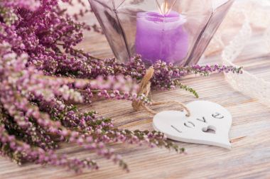 Pembe heather, mor mum pot, kalp