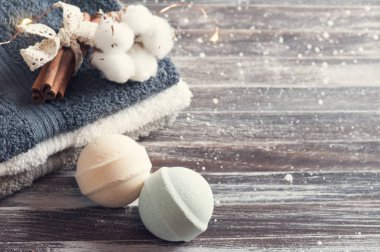 Banyo aksesuarları rustik ahşap tablo