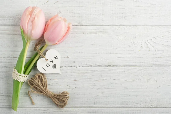 Flores de tulipa rosa, coração — Fotografia de Stock