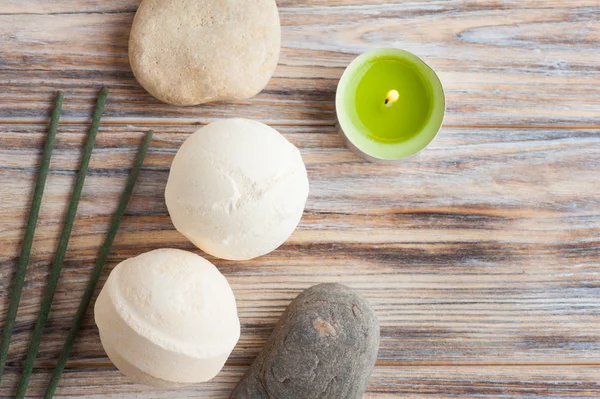 Wellness-Komposition mit Aromastäbchen — Stockfoto