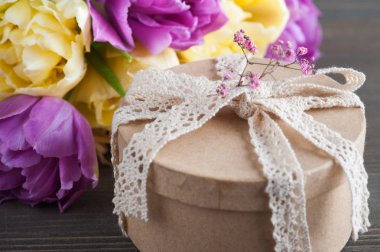 Mor Sarı Lale çiçek, Hediyelik