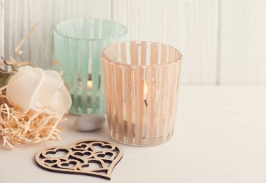 Mumluk, gül ile iç dekor