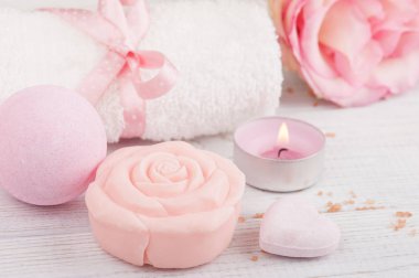 Sabun, banyo tuzu ile Spa organik ürünleri