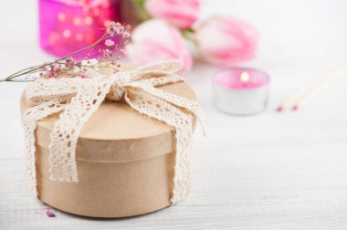 Zanaat hediye kutusu ve ışıklar